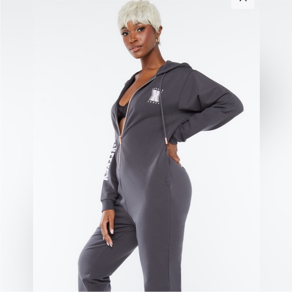 NWT SAVAGE X FENTY